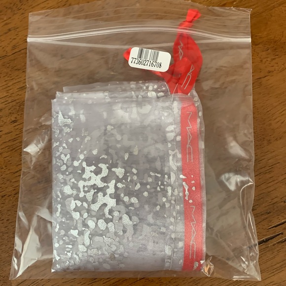 NWT Mac Cosmetics Large Gift Bag - Picture 2 of 8